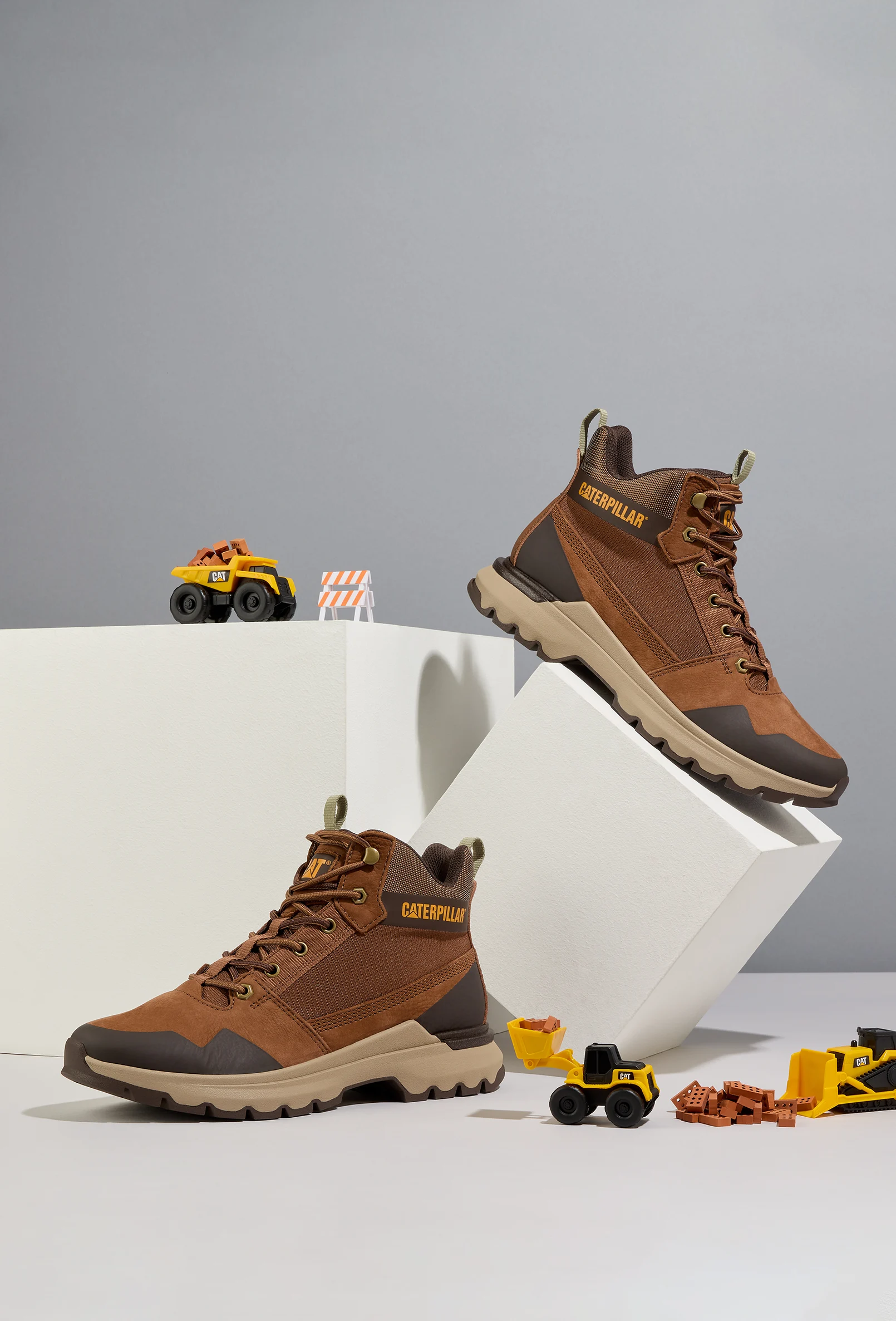 fashot-accessory-caterpillar-brown-boots-stilllife-nov25