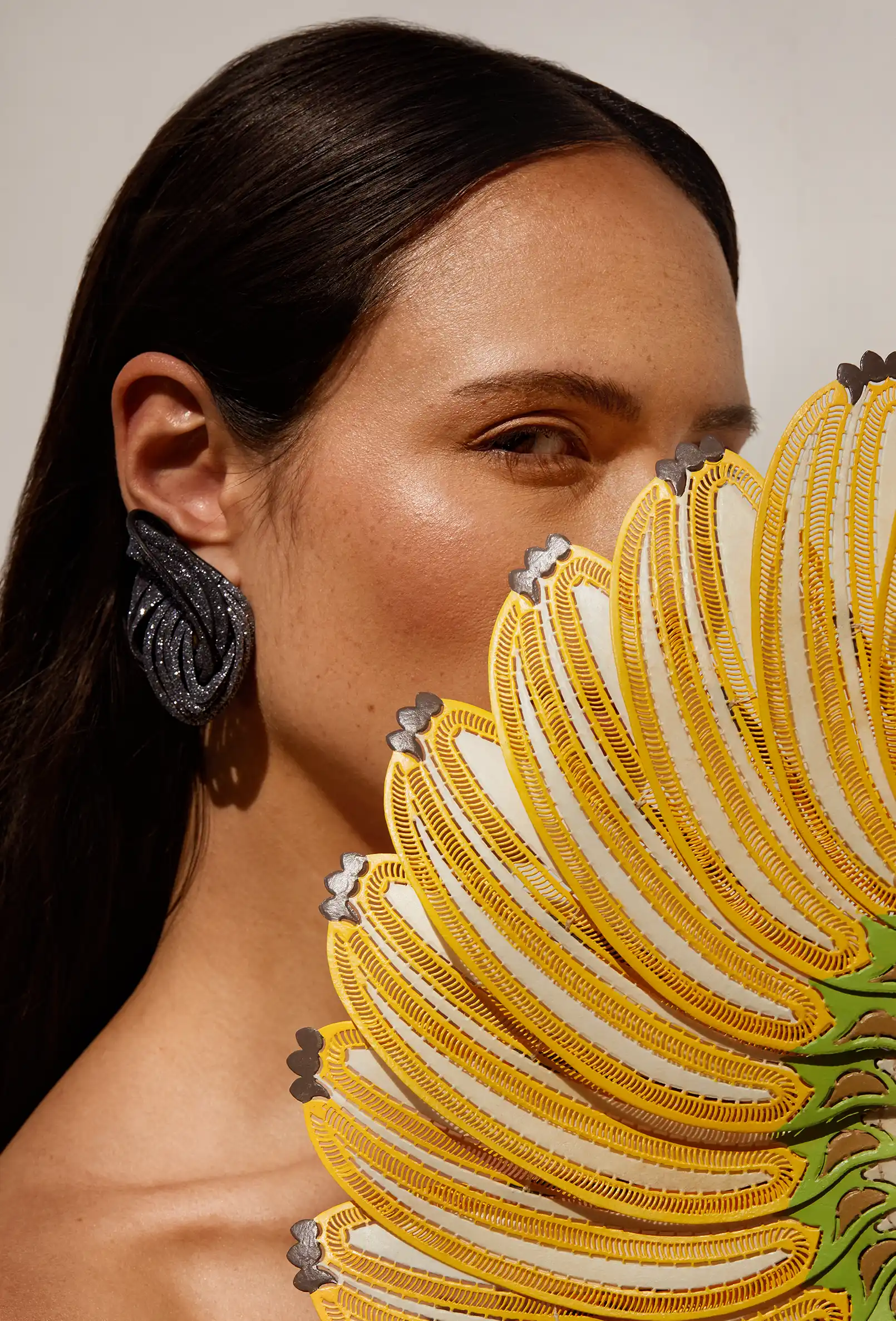 fashot-accessory-womens-black-earrings-fan-nov25