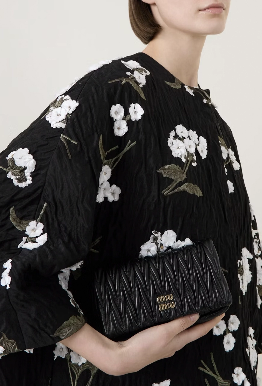 fashot-accessory-womens-miumiu-bag-black-jacket-nov25