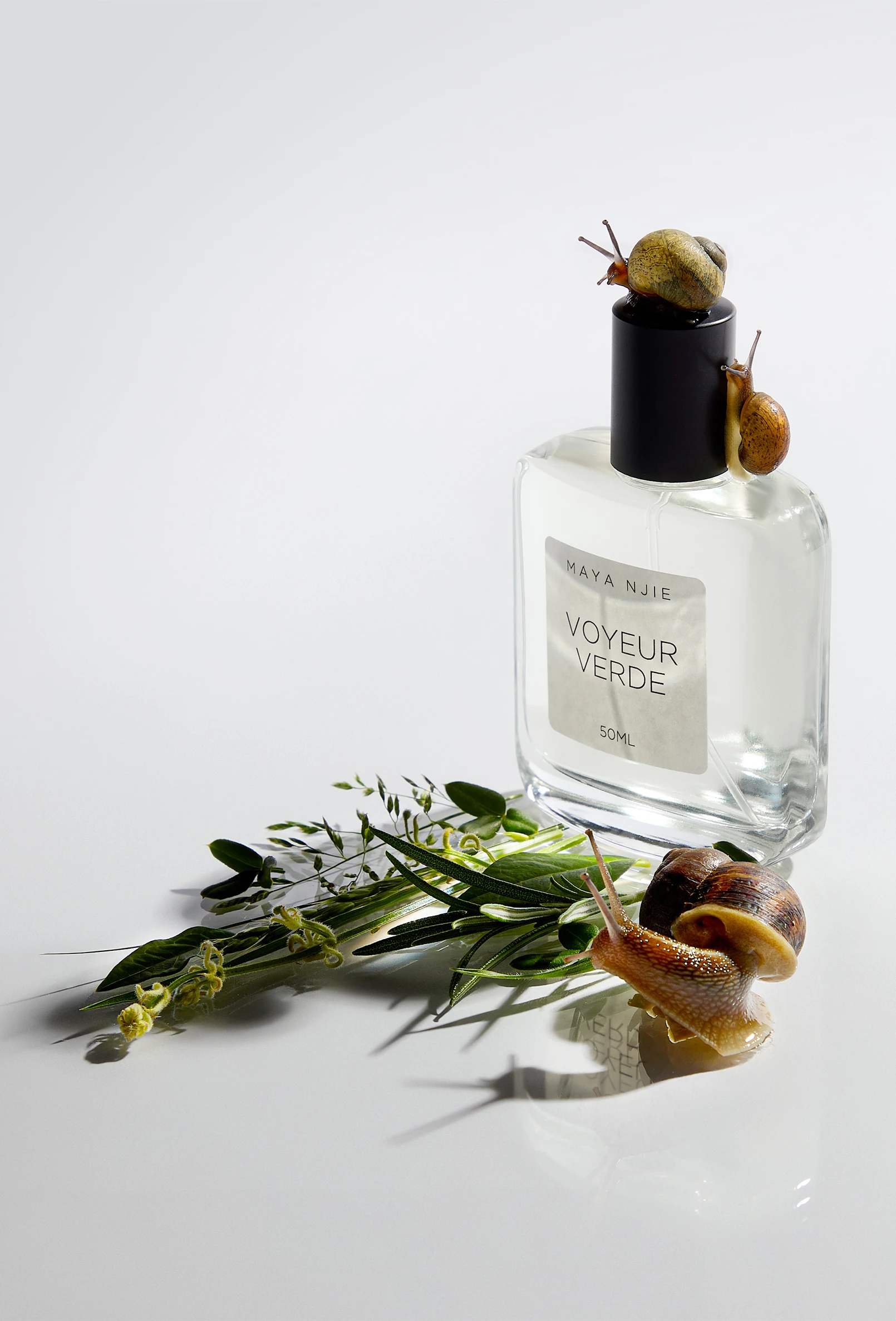 fashot-beauty-fragrance-bottle-snails-stilllife-nov25
