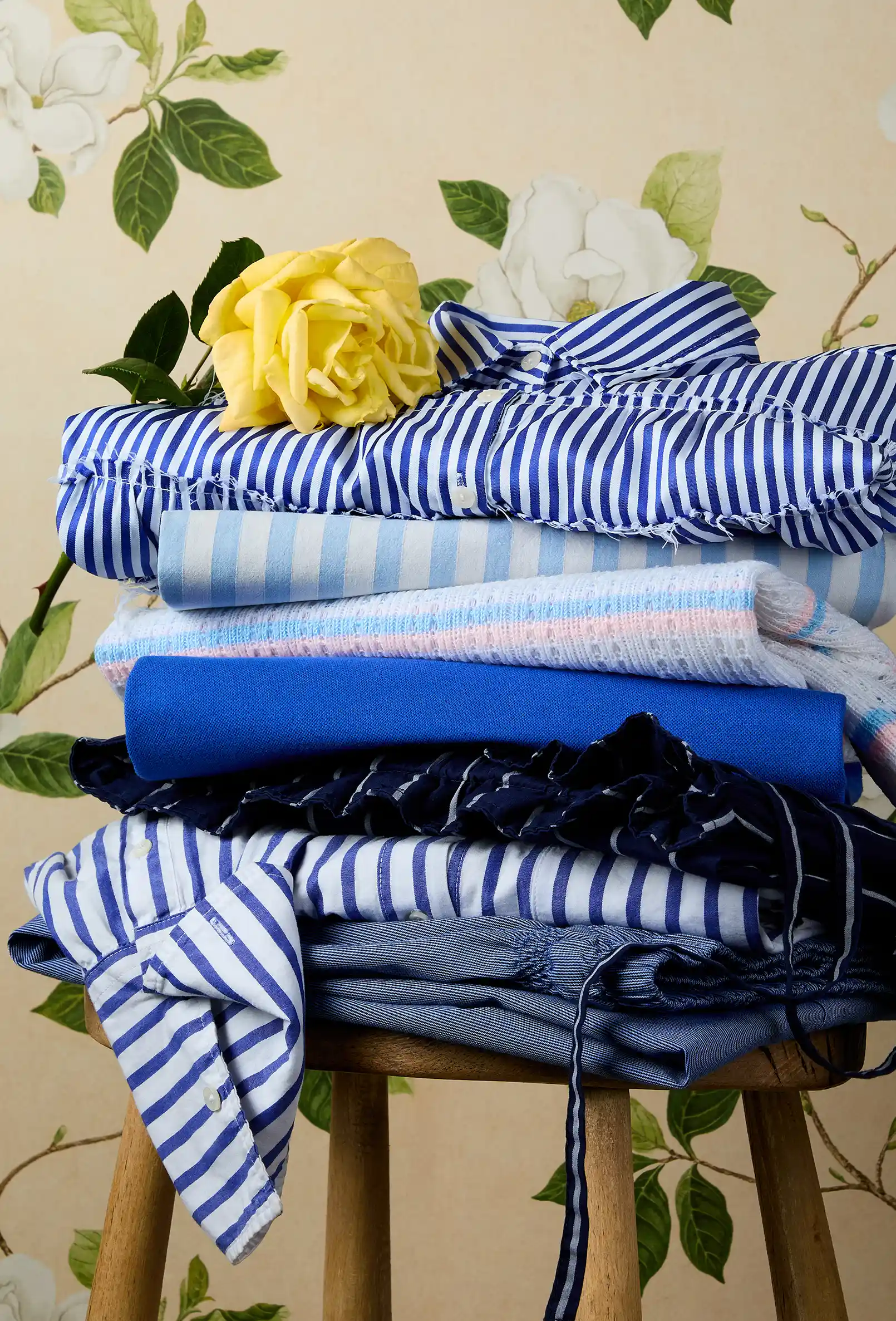 fashot-fashion-blue-clothing-floral-wallpaper-nov2025